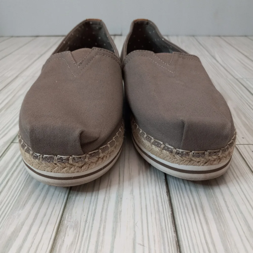 SKECHERS BOBS Breeze New Discovery Taupe Canvas Slip-On Shoes